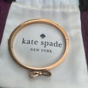 KATE SPADE ROSE GOLD / PAVE BOW BANGLE BRACELET